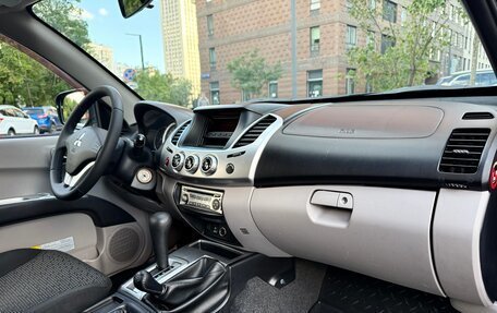 Mitsubishi L200 IV рестайлинг, 2012 год, 1 549 000 рублей, 32 фотография