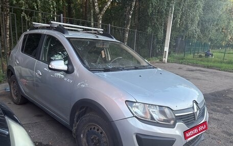 Renault Sandero II рестайлинг, 2015 год, 900 000 рублей, 3 фотография