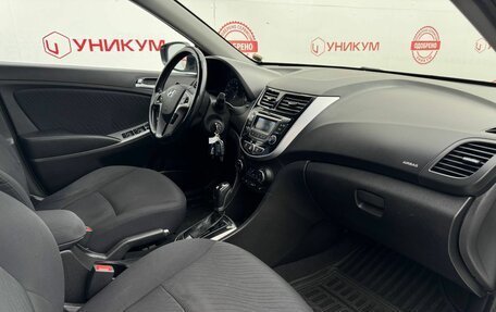 Hyundai Solaris II рестайлинг, 2015 год, 999 000 рублей, 33 фотография