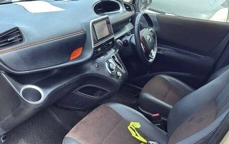 Toyota Sienta II, 2022 год, 1 800 000 рублей, 16 фотография