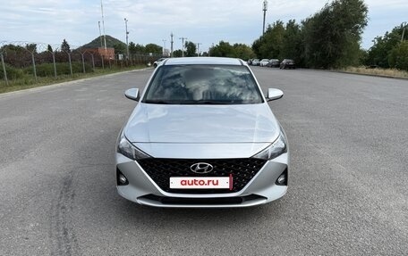 Hyundai Solaris II рестайлинг, 2021 год, 1 800 000 рублей, 1 фотография