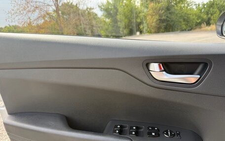 Hyundai Solaris II рестайлинг, 2021 год, 1 800 000 рублей, 7 фотография