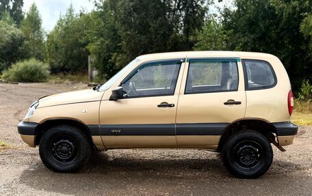 Chevrolet Niva I рестайлинг, 2004 год, 250 000 рублей, 8 фотография