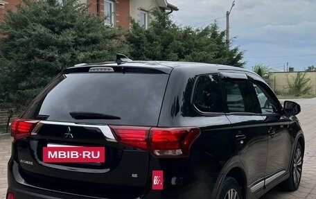 Mitsubishi Outlander III рестайлинг 3, 2019 год, 1 380 000 рублей, 6 фотография