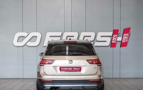 Volkswagen Tiguan II, 2018 год, 2 660 000 рублей, 4 фотография