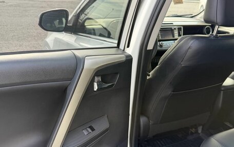 Toyota RAV4, 2013 год, 1 990 000 рублей, 34 фотография