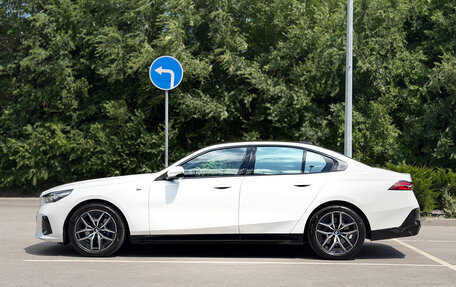 BMW 5 серия, 2025 год, 7 200 000 рублей, 10 фотография