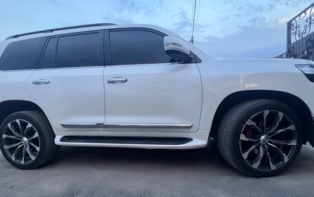 Toyota Land Cruiser 200, 2015 год, 5 000 000 рублей, 6 фотография