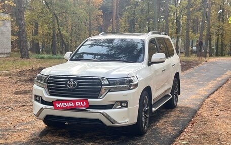 Toyota Land Cruiser 200, 2015 год, 5 000 000 рублей, 3 фотография