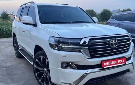 Toyota Land Cruiser 200, 2015 год, 5 000 000 рублей, 4 фотография