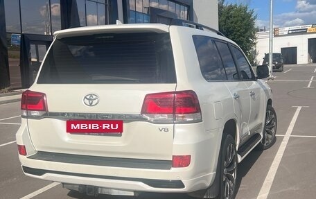 Toyota Land Cruiser 200, 2015 год, 5 000 000 рублей, 12 фотография