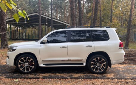 Toyota Land Cruiser 200, 2015 год, 5 000 000 рублей, 17 фотография
