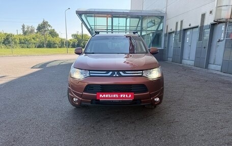 Mitsubishi Outlander III рестайлинг 3, 2012 год, 1 550 000 рублей, 2 фотография