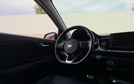 KIA Stonic, 2020 год, 2 000 000 рублей, 15 фотография