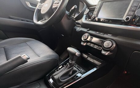 KIA Stonic, 2020 год, 2 000 000 рублей, 19 фотография