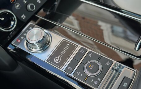 Land Rover Range Rover IV рестайлинг, 2019 год, 7 700 000 рублей, 22 фотография