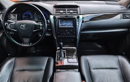 Toyota Camry, 2018 год, 1 799 000 рублей, 6 фотография