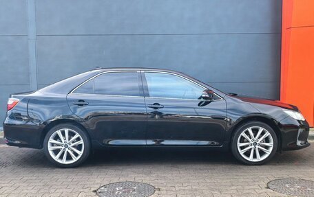 Toyota Camry, 2018 год, 1 799 000 рублей, 3 фотография