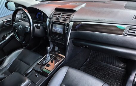 Toyota Camry, 2018 год, 1 799 000 рублей, 10 фотография