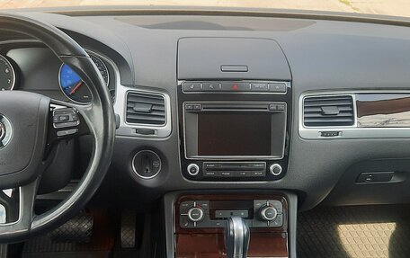 Volkswagen Touareg III, 2015 год, 2 600 000 рублей, 10 фотография