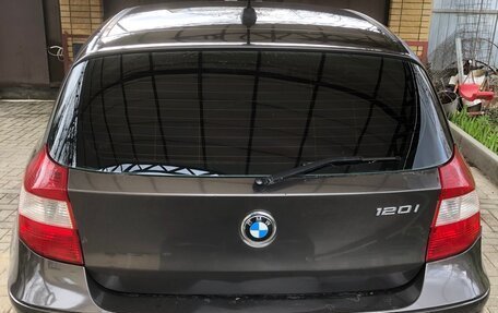 BMW 1 серия, 2006 год, 570 000 рублей, 2 фотография