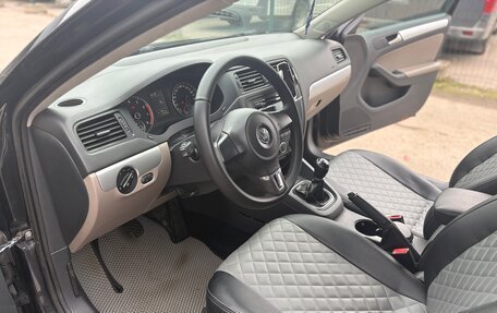 Volkswagen Jetta VI, 2012 год, 1 000 000 рублей, 13 фотография