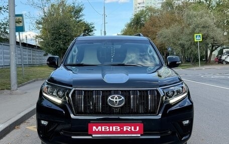 Toyota Land Cruiser Prado 150 рестайлинг 2, 2022 год, 10 000 000 рублей, 4 фотография