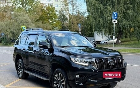 Toyota Land Cruiser Prado 150 рестайлинг 2, 2022 год, 10 000 000 рублей, 5 фотография