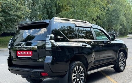 Toyota Land Cruiser Prado 150 рестайлинг 2, 2022 год, 10 000 000 рублей, 7 фотография