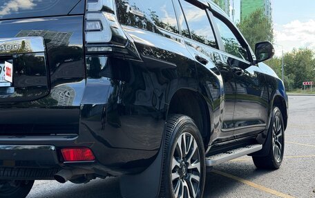 Toyota Land Cruiser Prado 150 рестайлинг 2, 2022 год, 10 000 000 рублей, 8 фотография