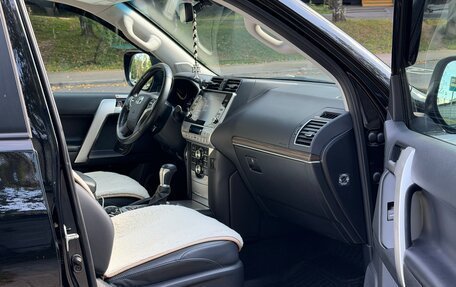 Toyota Land Cruiser Prado 150 рестайлинг 2, 2022 год, 10 000 000 рублей, 21 фотография