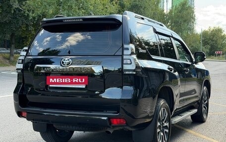 Toyota Land Cruiser Prado 150 рестайлинг 2, 2022 год, 10 000 000 рублей, 9 фотография