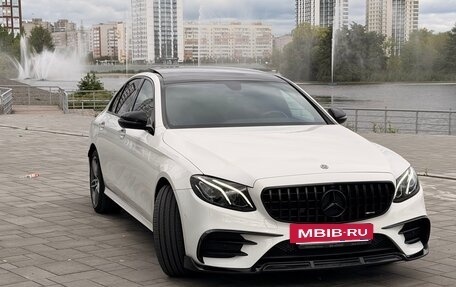 Mercedes-Benz E-Класс, 2020 год, 4 200 000 рублей, 4 фотография