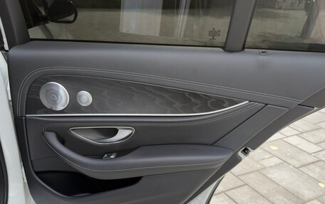 Mercedes-Benz E-Класс, 2020 год, 4 200 000 рублей, 16 фотография
