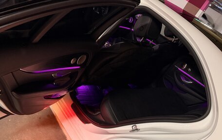 Mercedes-Benz E-Класс, 2020 год, 4 200 000 рублей, 32 фотография