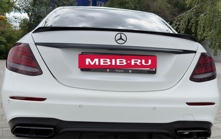 Mercedes-Benz E-Класс, 2020 год, 4 200 000 рублей, 26 фотография