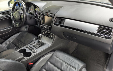 Volkswagen Touareg III, 2016 год, 2 880 000 рублей, 11 фотография