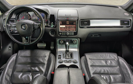 Volkswagen Touareg III, 2016 год, 2 880 000 рублей, 8 фотография