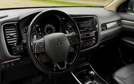 Mitsubishi Outlander III рестайлинг 3, 2019 год, 3 200 000 рублей, 2 фотография