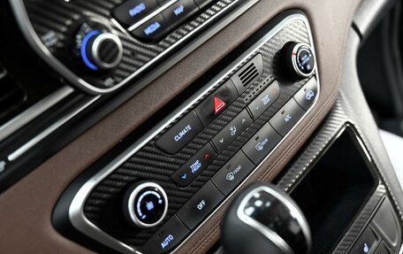 Hyundai Grand Starex Grand Starex I рестайлинг 2, 2018 год, 2 695 000 рублей, 11 фотография