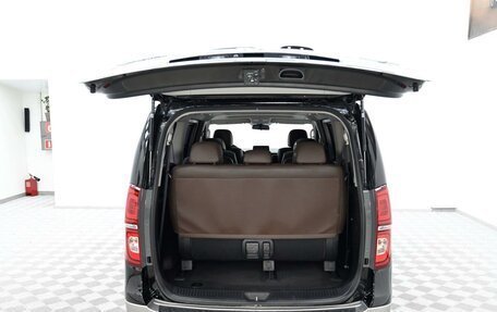 Hyundai Grand Starex Grand Starex I рестайлинг 2, 2018 год, 2 695 000 рублей, 17 фотография