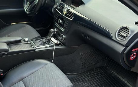 Mercedes-Benz C-Класс, 2013 год, 1 850 000 рублей, 18 фотография
