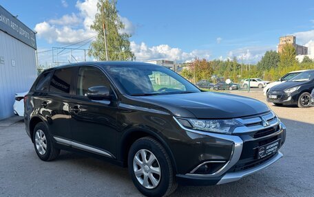 Mitsubishi Outlander III рестайлинг 3, 2016 год, 1 680 000 рублей, 4 фотография