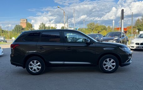 Mitsubishi Outlander III рестайлинг 3, 2016 год, 1 680 000 рублей, 6 фотография