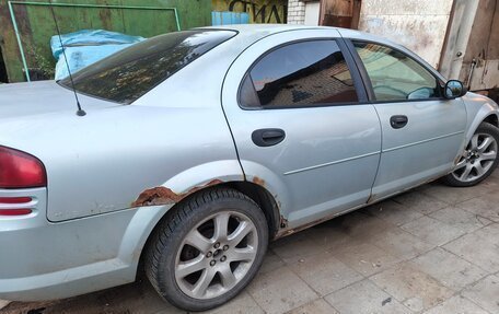 Dodge Stratus II, 2002 год, 300 000 рублей, 4 фотография