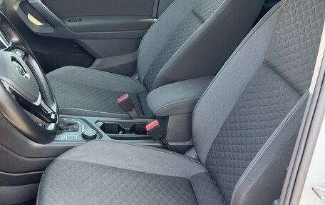 Volkswagen Tiguan II, 2018 год, 2 599 000 рублей, 6 фотография