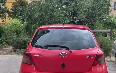 Toyota Yaris III рестайлинг, 2008 год, 730 000 рублей, 5 фотография