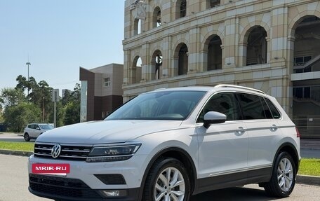Volkswagen Tiguan II, 2018 год, 2 599 000 рублей, 3 фотография
