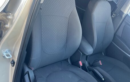 Hyundai Solaris II рестайлинг, 2012 год, 665 000 рублей, 33 фотография