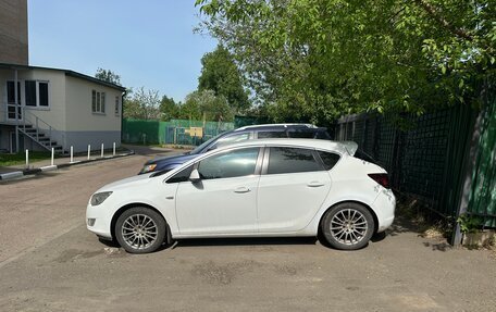 Opel Astra J, 2011 год, 550 000 рублей, 3 фотография